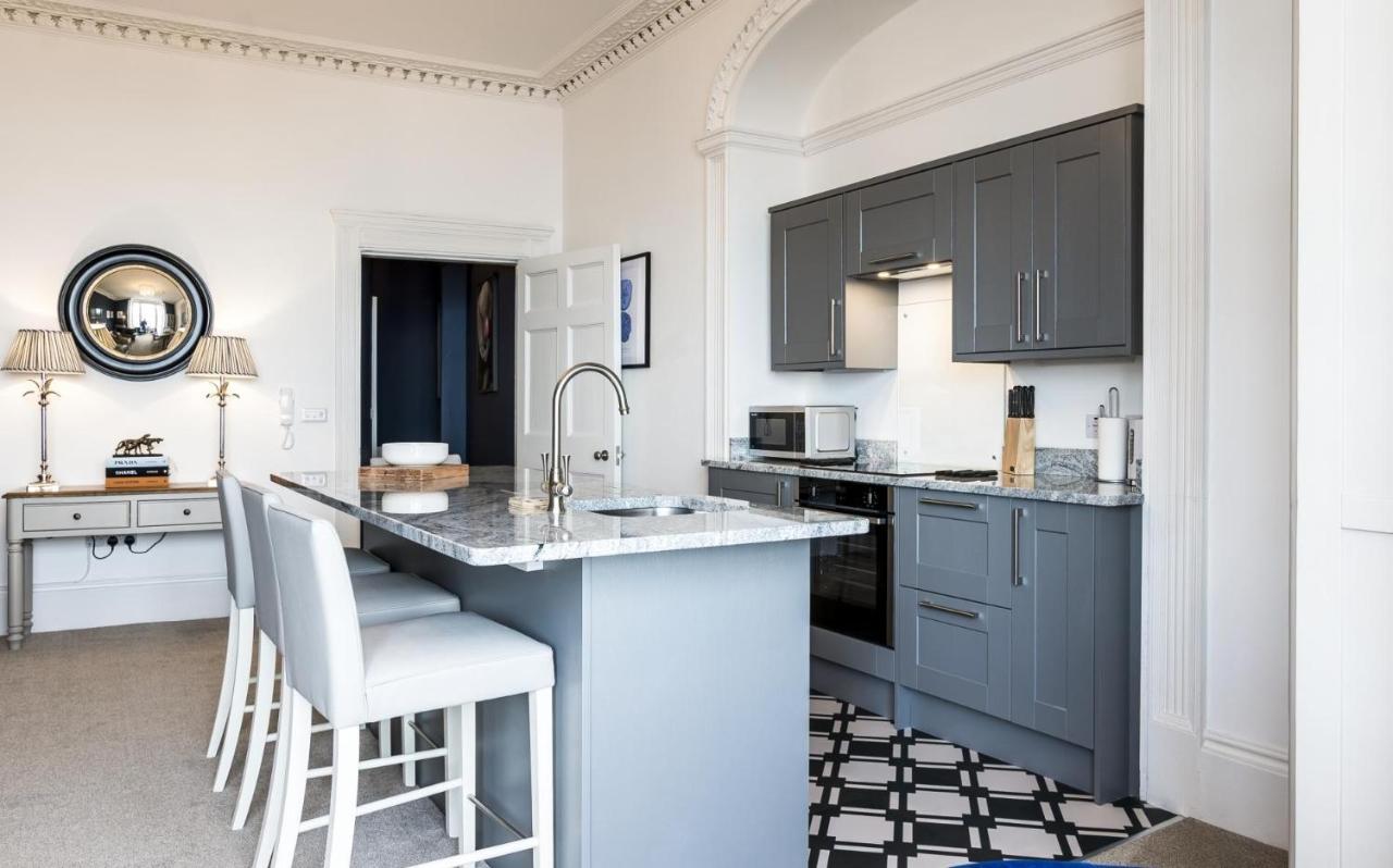 Fisherman'S Catch - Two Bedroom Luxury Apartment - Tenby Exteriör bild